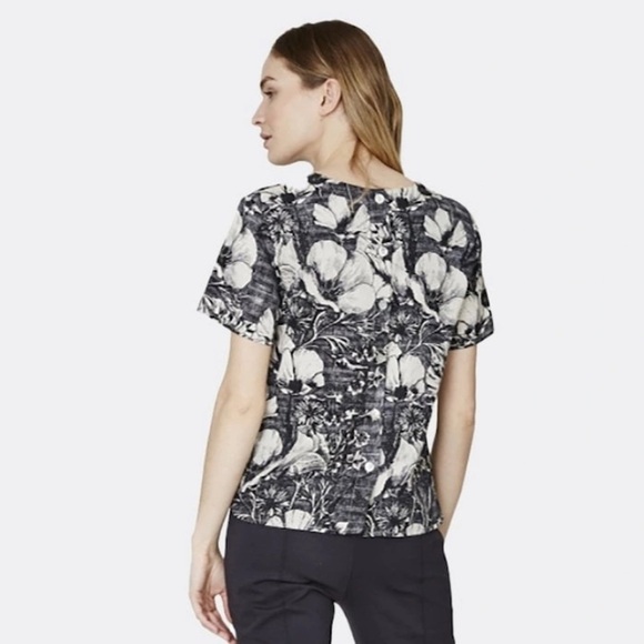 Thought Etoile Floral Blue and White Women's Short Sleeve Linen Top Medium - Picture 3 of 9